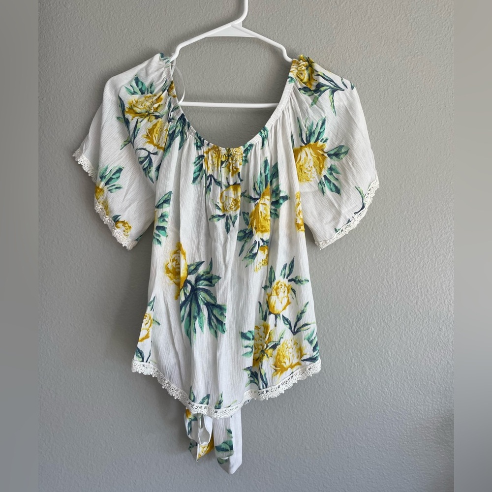 Open back flower and lace top